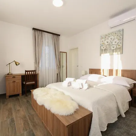 Villa Sion Peaceful With Private Pool And Stunning Mountain View